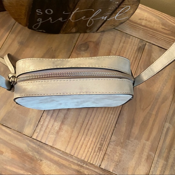 Gap Silver Mini Crossbody Bag - Picture 5 of 8